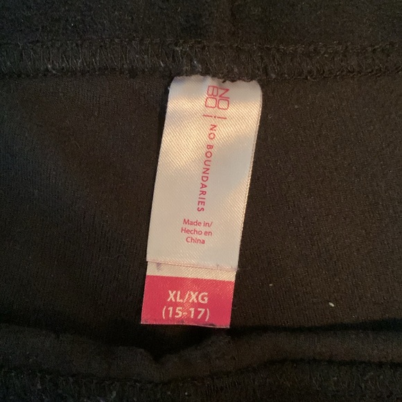 Women’s XL Black Velour-Feel Slimfit Comfy Pull-On Pants Made by No Boundaries - Picture 3 of 8